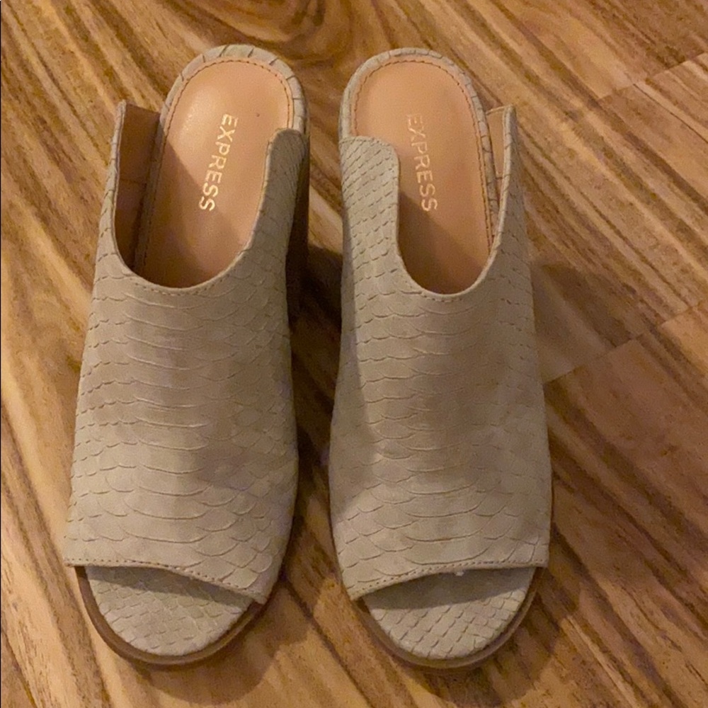 Express light grey mules